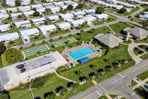 House in Boynton Beach, Florida 2 bedrooms, 122.82 sq.m. № 2173822 - photo 23