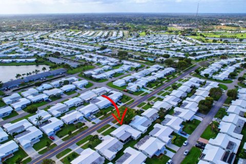 House in Boynton Beach, Florida 2 bedrooms, 122.82 sq.m. № 2173822 - photo 7