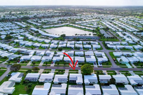 House in Boynton Beach, Florida 2 bedrooms, 122.82 sq.m. № 2173822 - photo 8