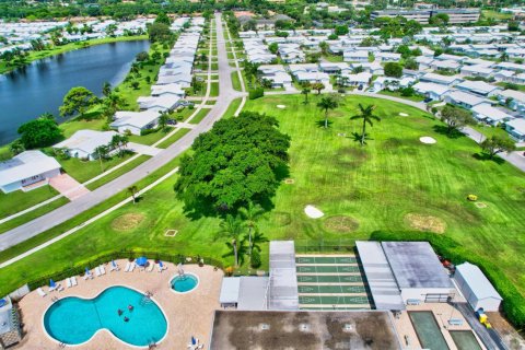 House in Boynton Beach, Florida 2 bedrooms, 122.82 sq.m. № 2173822 - photo 24