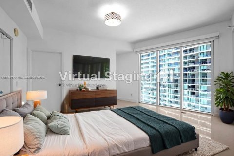 Condo in Miami, Florida, 2 bedrooms  № 1975503 - photo 4