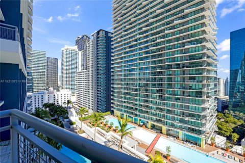 Condo in Miami, Florida, 2 bedrooms  № 1975503 - photo 16