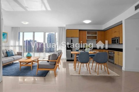 Condo in Miami, Florida, 2 bedrooms  № 1975503 - photo 3