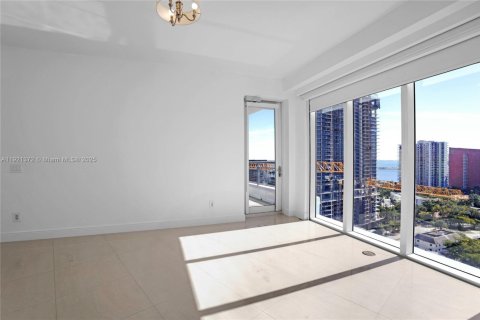 Condo in Miami, Florida, 2 bedrooms  № 1975503 - photo 12