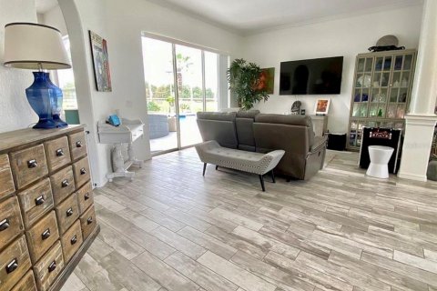 House in Brooksville, Florida 3 bedrooms, 218.69 sq.m. № 2094337 - photo 8