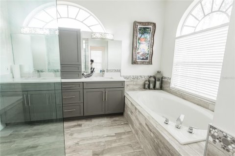 House in Brooksville, Florida 3 bedrooms, 218.69 sq.m. № 2094337 - photo 29