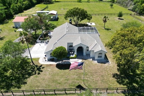 House in Brooksville, Florida 3 bedrooms, 218.69 sq.m. № 2094337