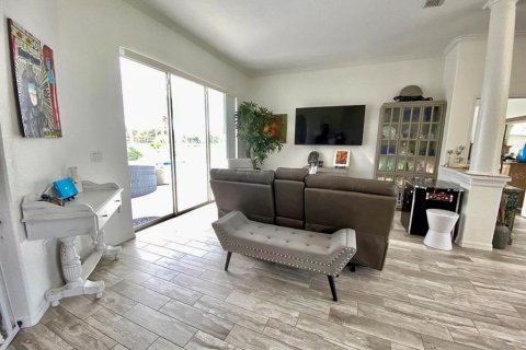 House in Brooksville, Florida 3 bedrooms, 218.69 sq.m. № 2094337 - photo 7