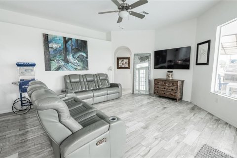 House in Brooksville, Florida 3 bedrooms, 218.69 sq.m. № 2094337 - photo 14