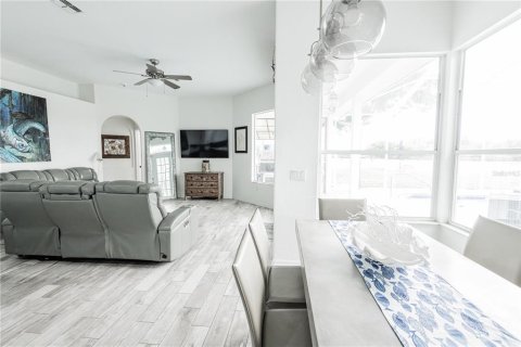 House in Brooksville, Florida 3 bedrooms, 218.69 sq.m. № 2094337 - photo 17
