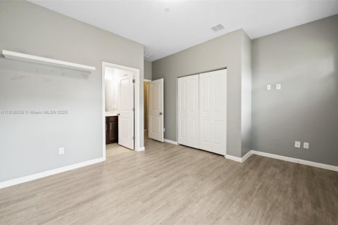 Townhouse in Cooper City, Florida 3 bedrooms, 164.44 sq.m. № 1770416 - photo 19