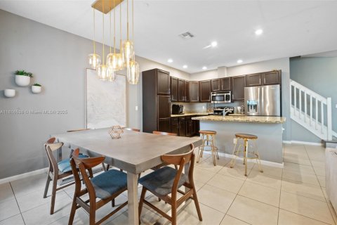 Townhouse in Cooper City, Florida 3 bedrooms, 164.44 sq.m. № 1770416 - photo 8