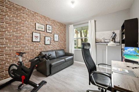 Townhouse in Cooper City, Florida 3 bedrooms, 164.44 sq.m. № 1770416 - photo 21