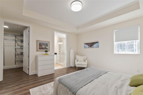 Townhouse in Coral Gables, Florida 3 bedrooms, 256.5 sq.m. № 2060062 - photo 27