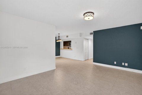 Condo in Plantation, Florida, 3 bedrooms  № 2069596 - photo 6