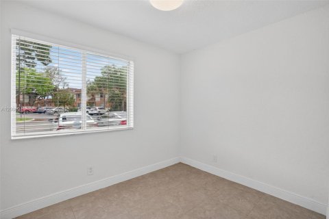 Condo in Plantation, Florida, 3 bedrooms  № 2069596 - photo 16