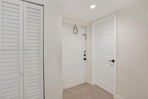 Condo in Plantation, Florida, 3 bedrooms  № 2069596 - photo 3