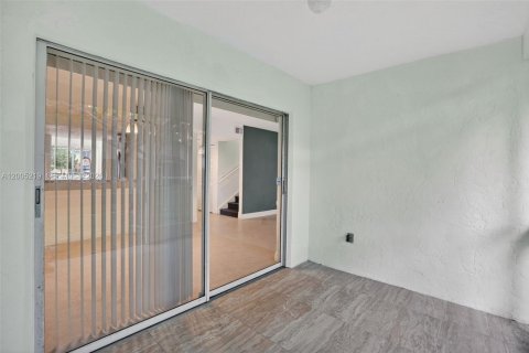 Condo in Plantation, Florida, 3 bedrooms  № 2069596 - photo 25