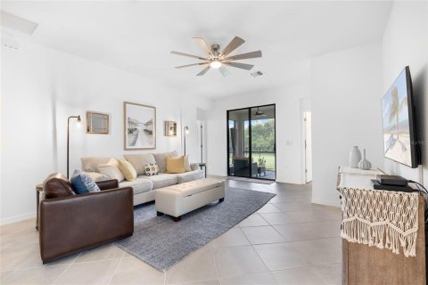 House in Port Charlotte, Florida 3 bedrooms, 155.15 sq.m. № 1757270 - photo 7