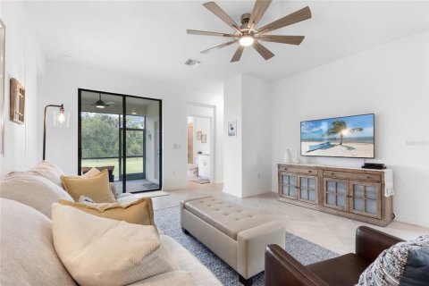 House in Port Charlotte, Florida 3 bedrooms, 155.15 sq.m. № 1757270 - photo 5