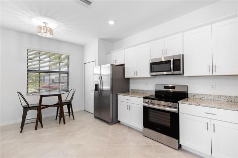 House in Port Charlotte, Florida 3 bedrooms, 155.15 sq.m. № 1757270 - photo 12