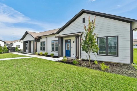 House in Wildwood, Florida 2 bedrooms, 101.73 sq.m. № 2230040