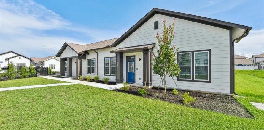 House in Wildwood, Florida 2 bedrooms, 101.73 sq.m. № 2230040