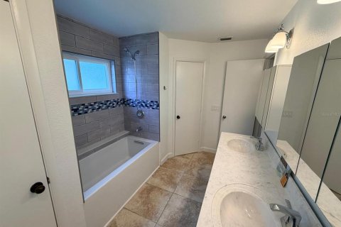 Villa ou maison à vendre à Oviedo, Floride: 3 chambres, 152.92 m2 № 2203399 - photo 17