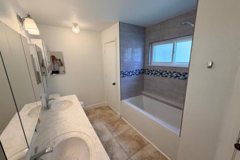 Villa ou maison à vendre à Oviedo, Floride: 3 chambres, 152.92 m2 № 2203399 - photo 18