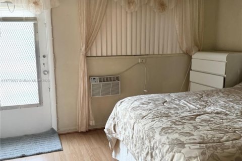 Купить кондоминиум в Халландейл-Бич, Флорида 1 спальня, 72.93м2, № 1983350 - фото 12