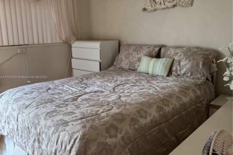 Купить кондоминиум в Халландейл-Бич, Флорида 1 спальня, 72.93м2, № 1983350 - фото 13