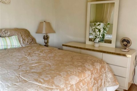 Купить кондоминиум в Халландейл-Бич, Флорида 1 спальня, 72.93м2, № 1983350 - фото 6