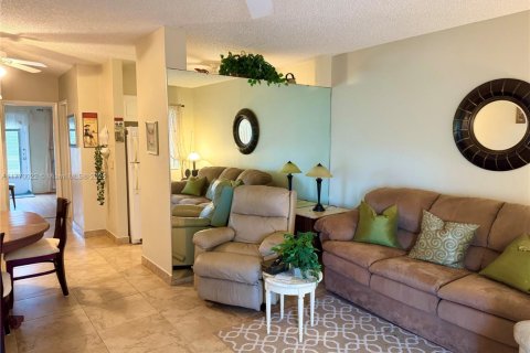 Купить кондоминиум в Халландейл-Бич, Флорида 1 спальня, 72.93м2, № 1983350 - фото 7