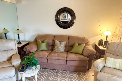 Купить кондоминиум в Халландейл-Бич, Флорида 1 спальня, 72.93м2, № 1983350 - фото 26