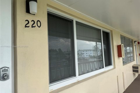 Купить кондоминиум в Халландейл-Бич, Флорида 1 спальня, 72.93м2, № 1983350 - фото 11