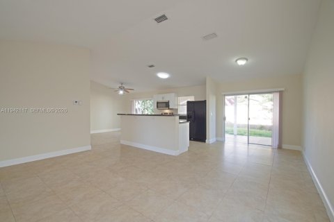 Villa ou maison à vendre à North Lauderdale, Floride: 3 chambres, 123.93 m2 № 1999072 - photo 9