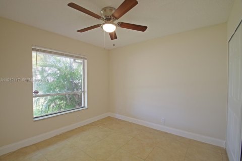 Villa ou maison à vendre à North Lauderdale, Floride: 3 chambres, 123.93 m2 № 1999072 - photo 16