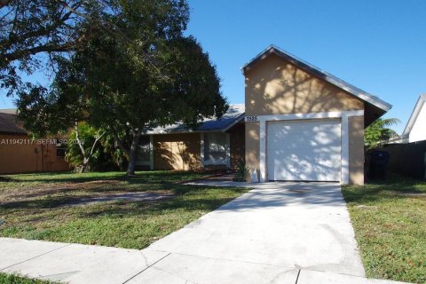 Casa en North Lauderdale, Florida 3 dormitorios, 123.93 m2 № 1999072