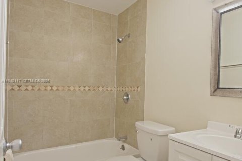 Villa ou maison à vendre à North Lauderdale, Floride: 3 chambres, 123.93 m2 № 1999072 - photo 18