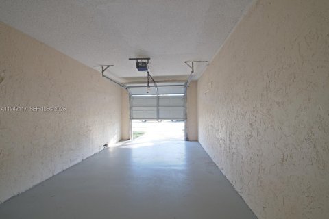 Villa ou maison à vendre à North Lauderdale, Floride: 3 chambres, 123.93 m2 № 1999072 - photo 23