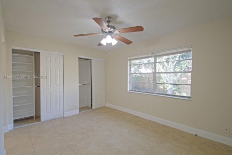 Villa ou maison à vendre à North Lauderdale, Floride: 3 chambres, 123.93 m2 № 1999072 - photo 19