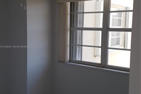 Condo in Miami Beach, Florida, 2 bedrooms  № 1995804 - photo 14