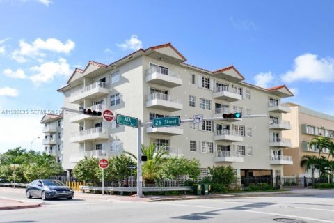 Condo in Miami Beach, Florida, 2 bedrooms  № 1995804 - photo 2