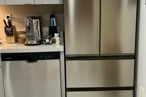 Condo in Miami Beach, Florida, 2 bedrooms  № 1995804 - photo 7