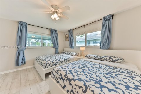 House in Cape Coral, Florida 3 bedrooms, 169.08 sq.m. № 2186294 - photo 24