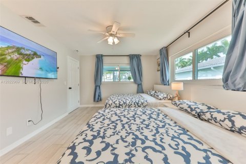 House in Cape Coral, Florida 3 bedrooms, 169.08 sq.m. № 2186294 - photo 25