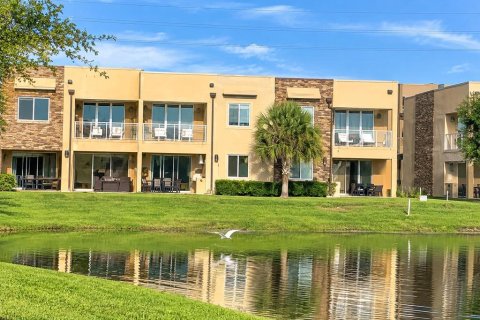 Touwnhouse à vendre à Kissimmee, Floride: 3 chambres, 202.62 m2 № 2413618 - photo 14