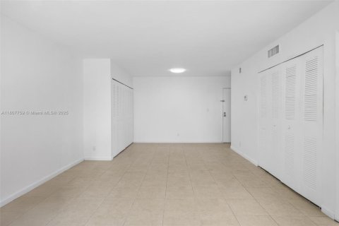 Copropriété à vendre à Lauderhill, Floride: 1 chambre, 76.37 m2 № 1957459 - photo 4