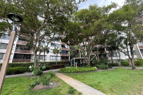 Copropriété à vendre à Lauderhill, Floride: 1 chambre, 76.37 m2 № 1957459 - photo 17