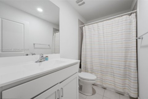 Townhouse in Riviera Beach, Florida 3 bedrooms, 121.79 sq.m. № 2054930 - photo 18